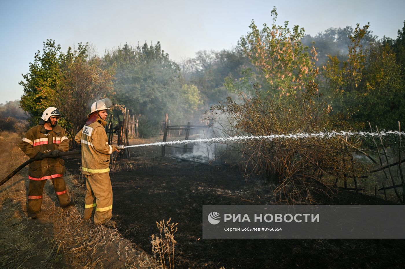 Масштабный пожар охватил несколько сел в ЛНР