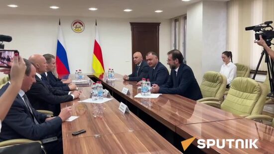 В Цхинвале проходит встреча Алана Гаглоева с Михаилом Мурашко