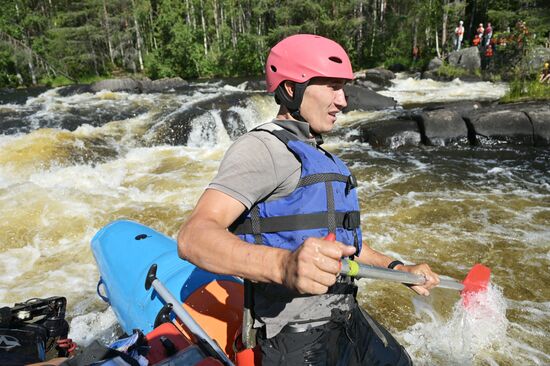 Туристический сплав по реке в Карелии
