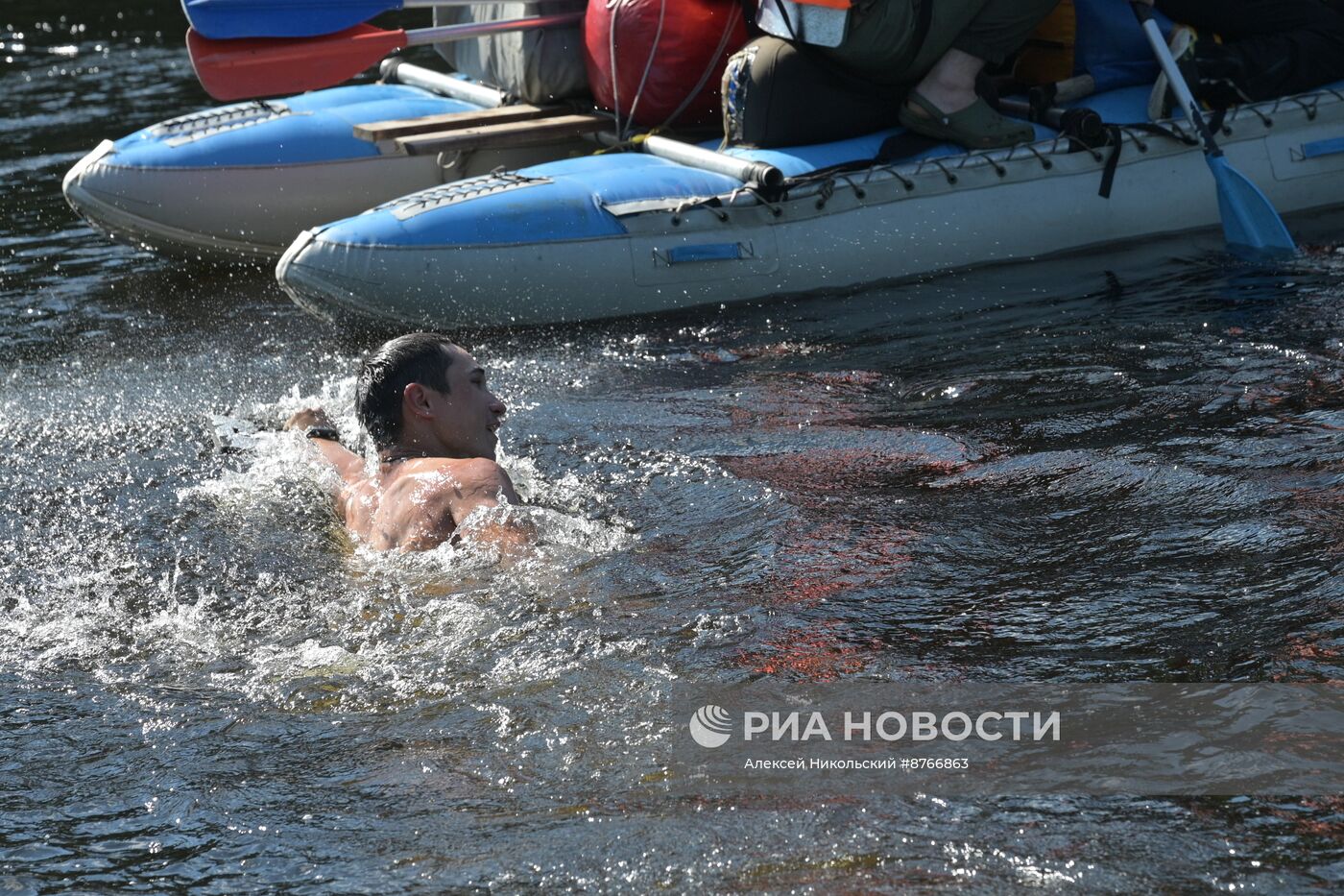 Туристический сплав по реке в Карелии