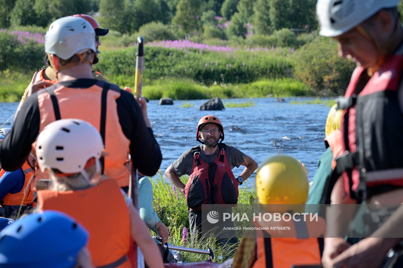 Туристический сплав по реке в Карелии