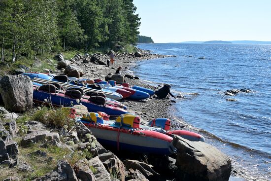 Туристический сплав по реке в Карелии