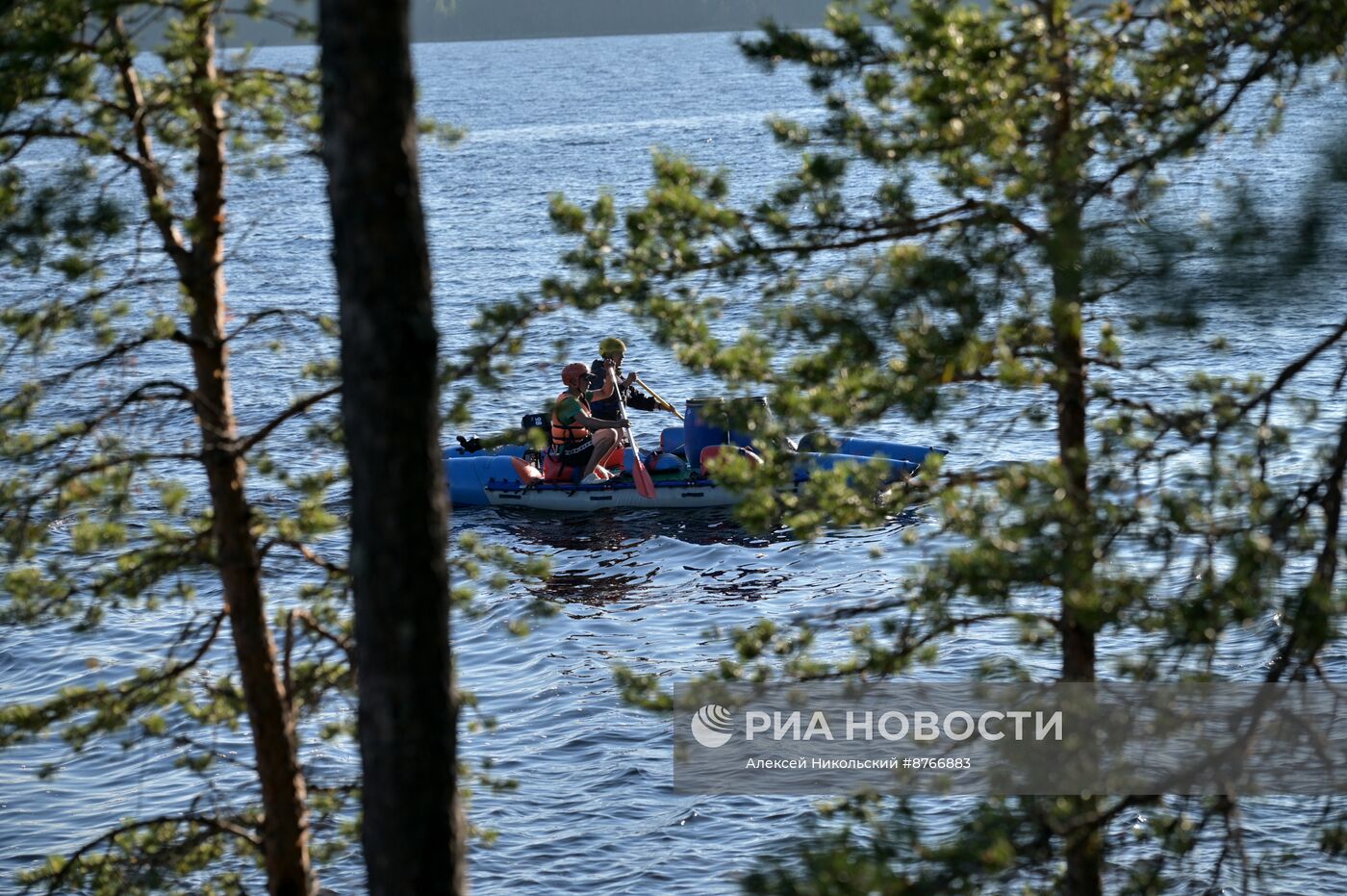 Туристический сплав по реке в Карелии