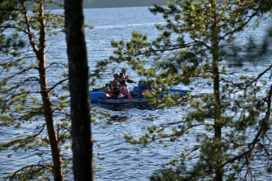 Туристический сплав по реке в Карелии