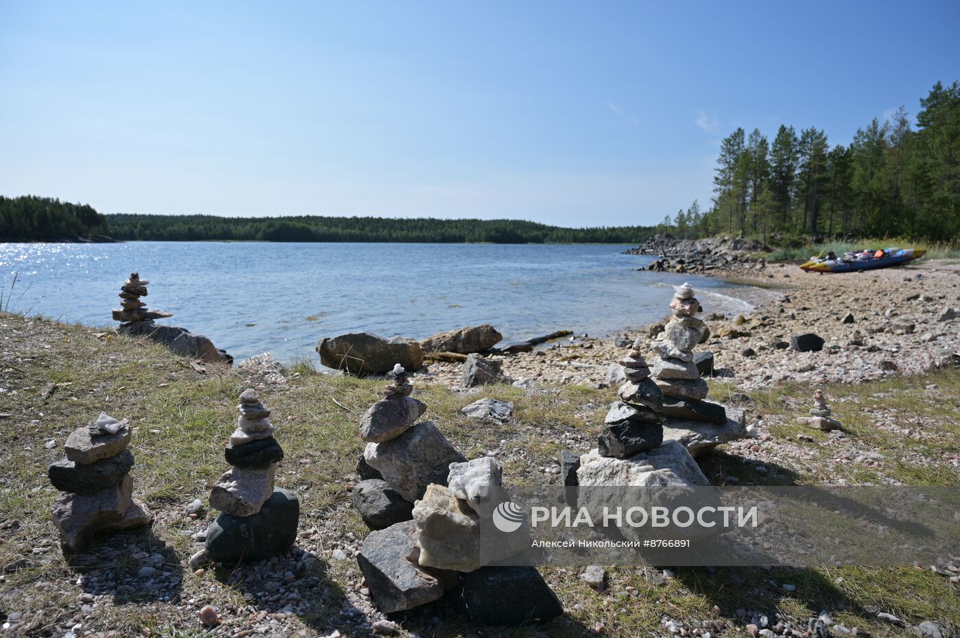 Туристический сплав по реке в Карелии