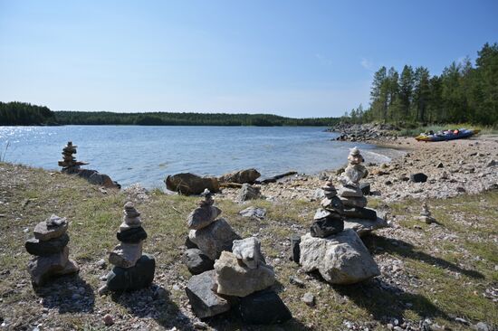 Туристический сплав по реке в Карелии