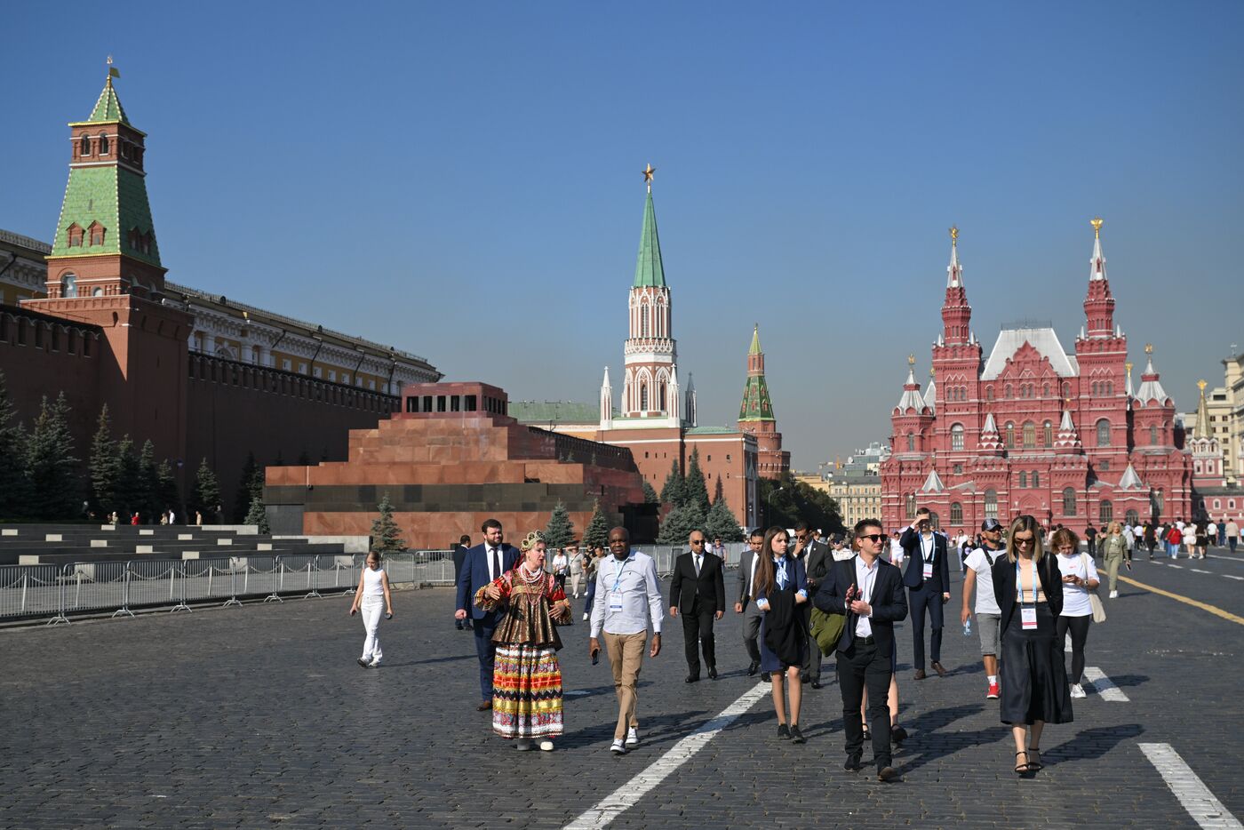 Экскурсия для делегаций стран БРИКС на Красную площадь 