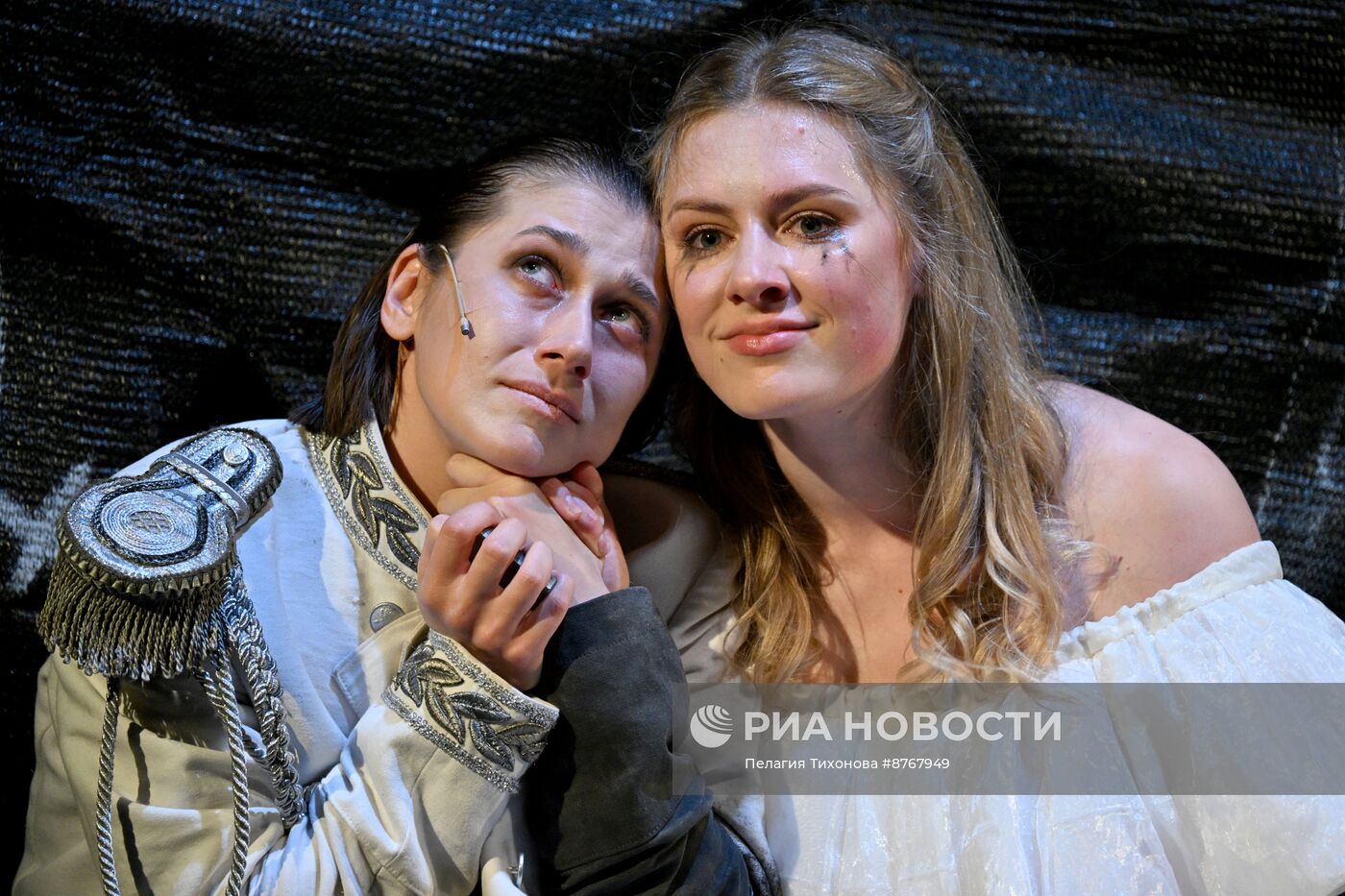 Спектакль "Разбойники" в театре Гоголя