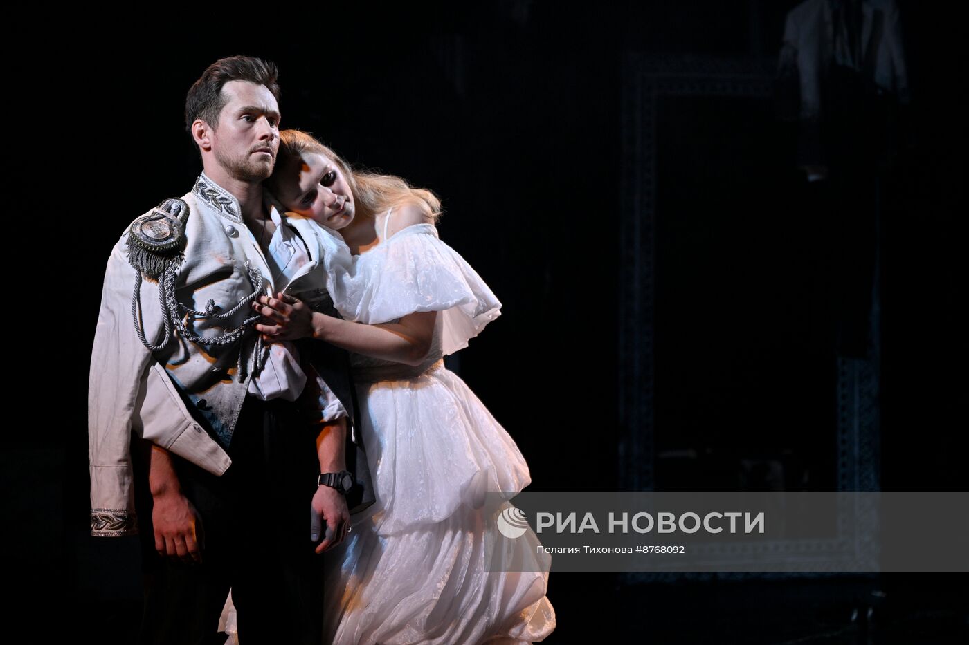 Спектакль "Разбойники" в театре Гоголя