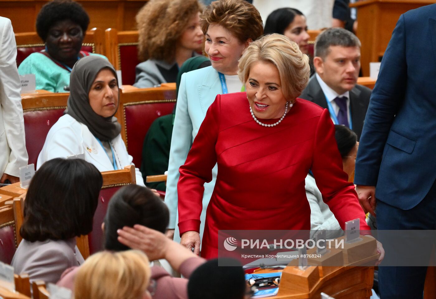 Президент Владимир Путин принял участие в пленарном заседании Евразийского женского форума