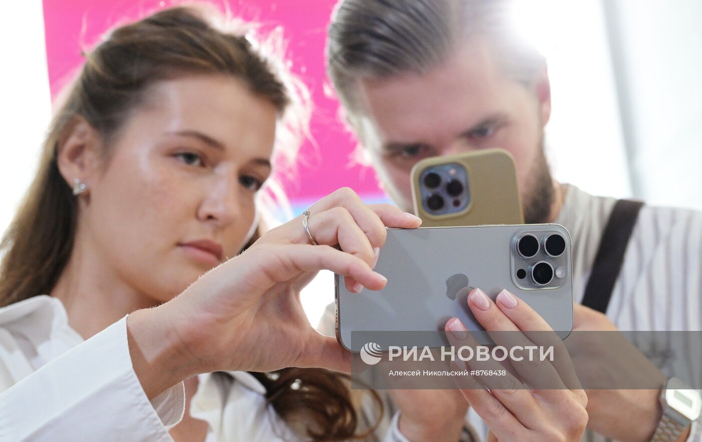 Презентация iPhone 16 в Москве