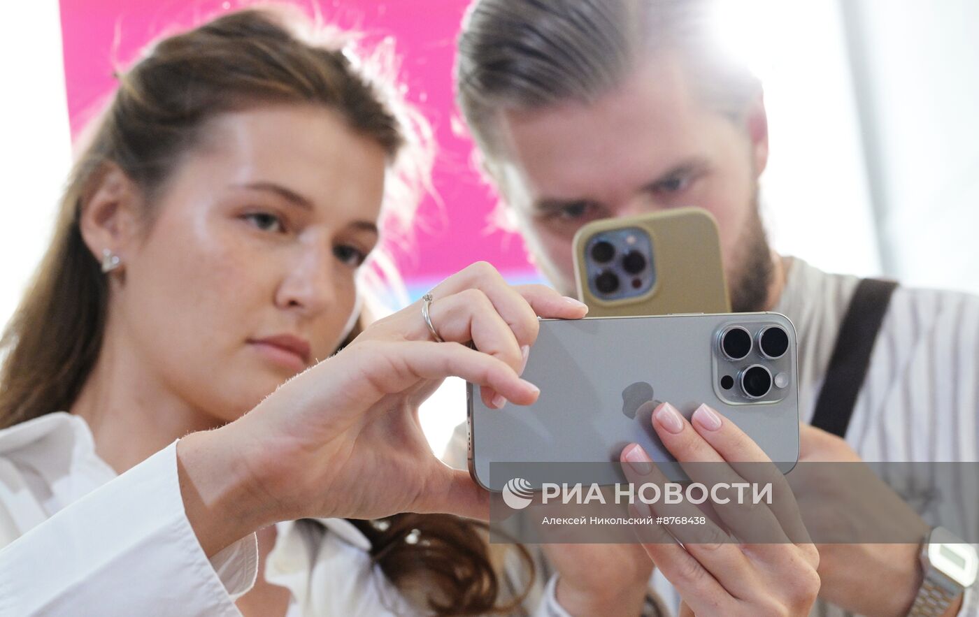 Презентация iPhone 16 в Москве