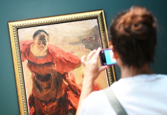 Выставка "Адепты красного. Малявин & Архипов"