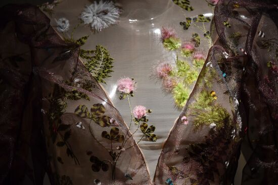 Выставка "Прогулка по саду. 10-летие модного Дома EDEM Couture"