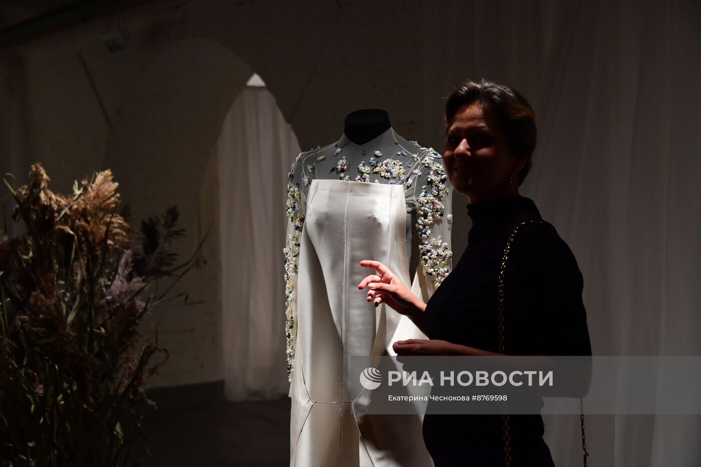 Выставка "Прогулка по саду. 10-летие модного Дома EDEM Couture"