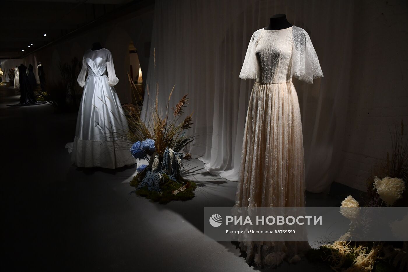 Выставка "Прогулка по саду. 10-летие модного Дома EDEM Couture"