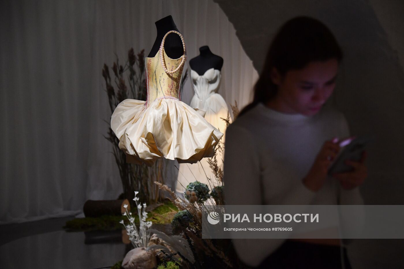 Выставка "Прогулка по саду. 10-летие модного Дома EDEM Couture"