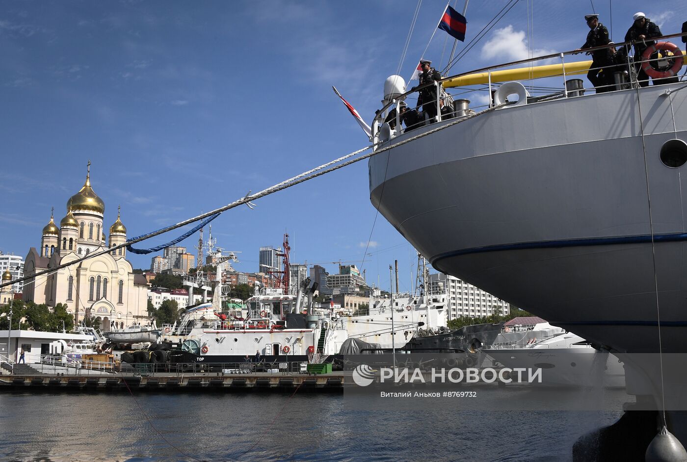 Встреча учебного парусного корабля ВМС Индонезии Bima Suci во Владивостоке
