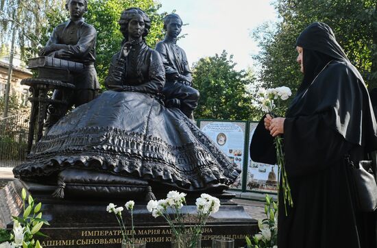 Открытие памятника императрице Марии Александровне в императорском имении Ильинское-Усово