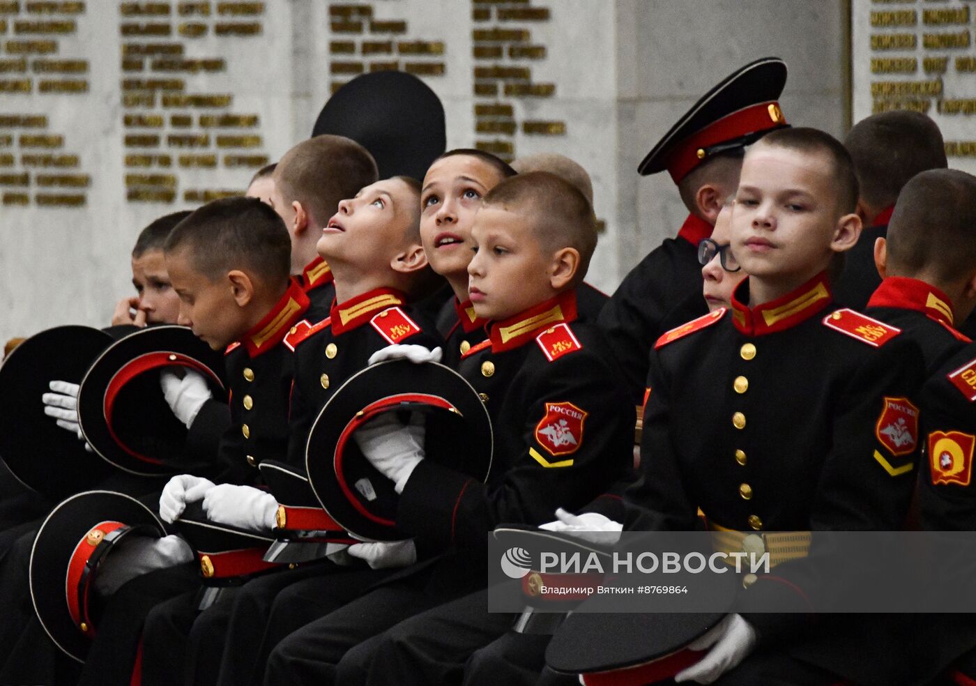 Церемония посвящения в суворовцы