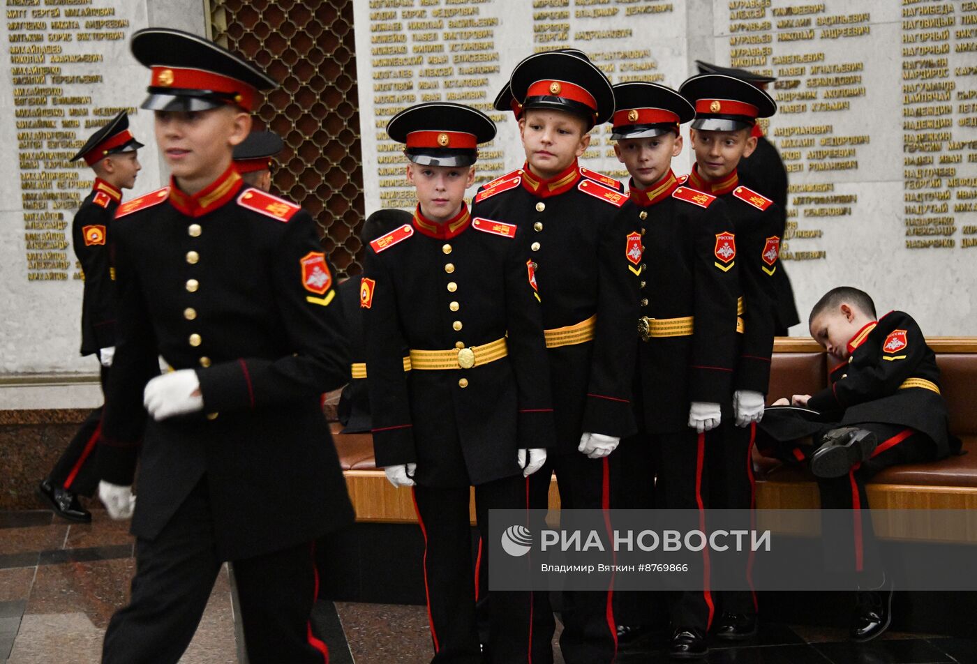 Церемония посвящения в суворовцы