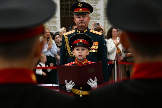 Церемония посвящения в суворовцы