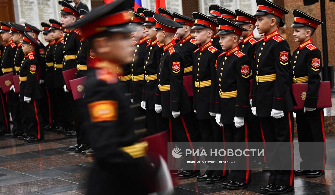 Церемония посвящения в суворовцы