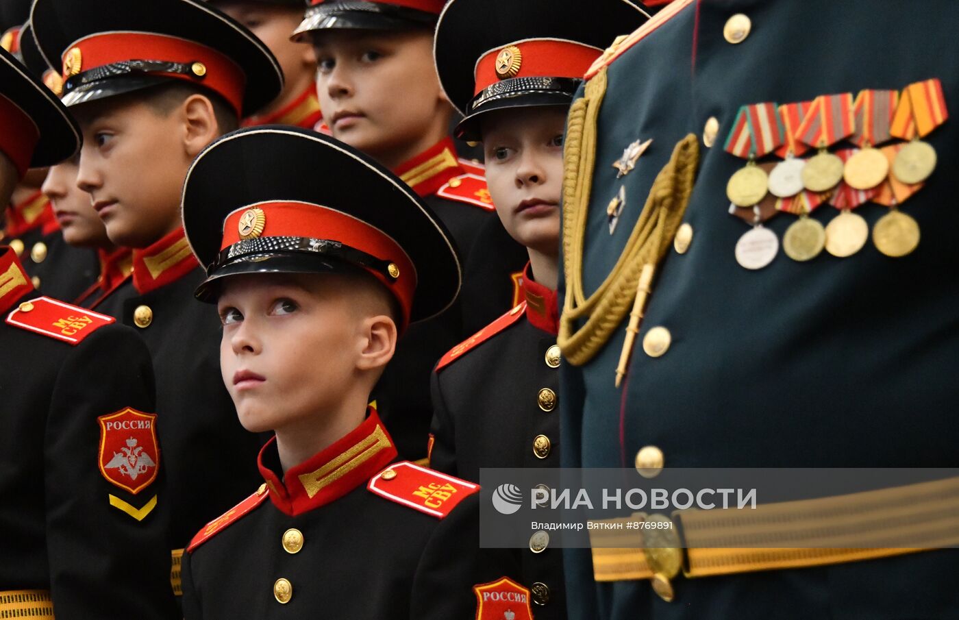 Церемония посвящения в суворовцы