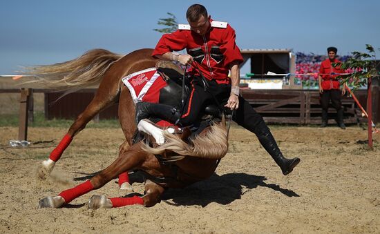 Фестиваль "Казачья слава" в Атамани