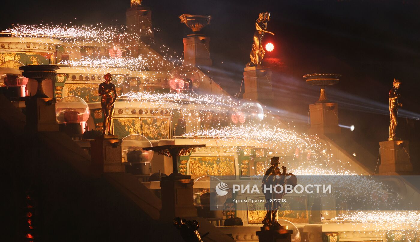 Осенний фестиваль фонтанов "Сказки Пушкина" в Петергофе
