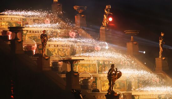 Осенний фестиваль фонтанов "Сказки Пушкина" в Петергофе