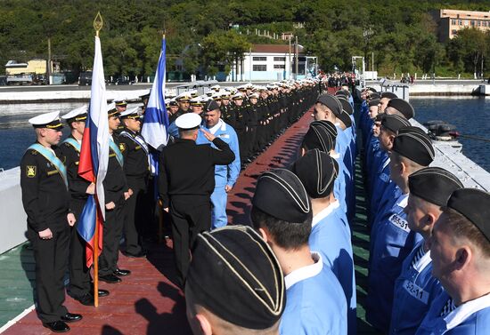 Встреча подводной лодки "Магадан" во Владивостоке