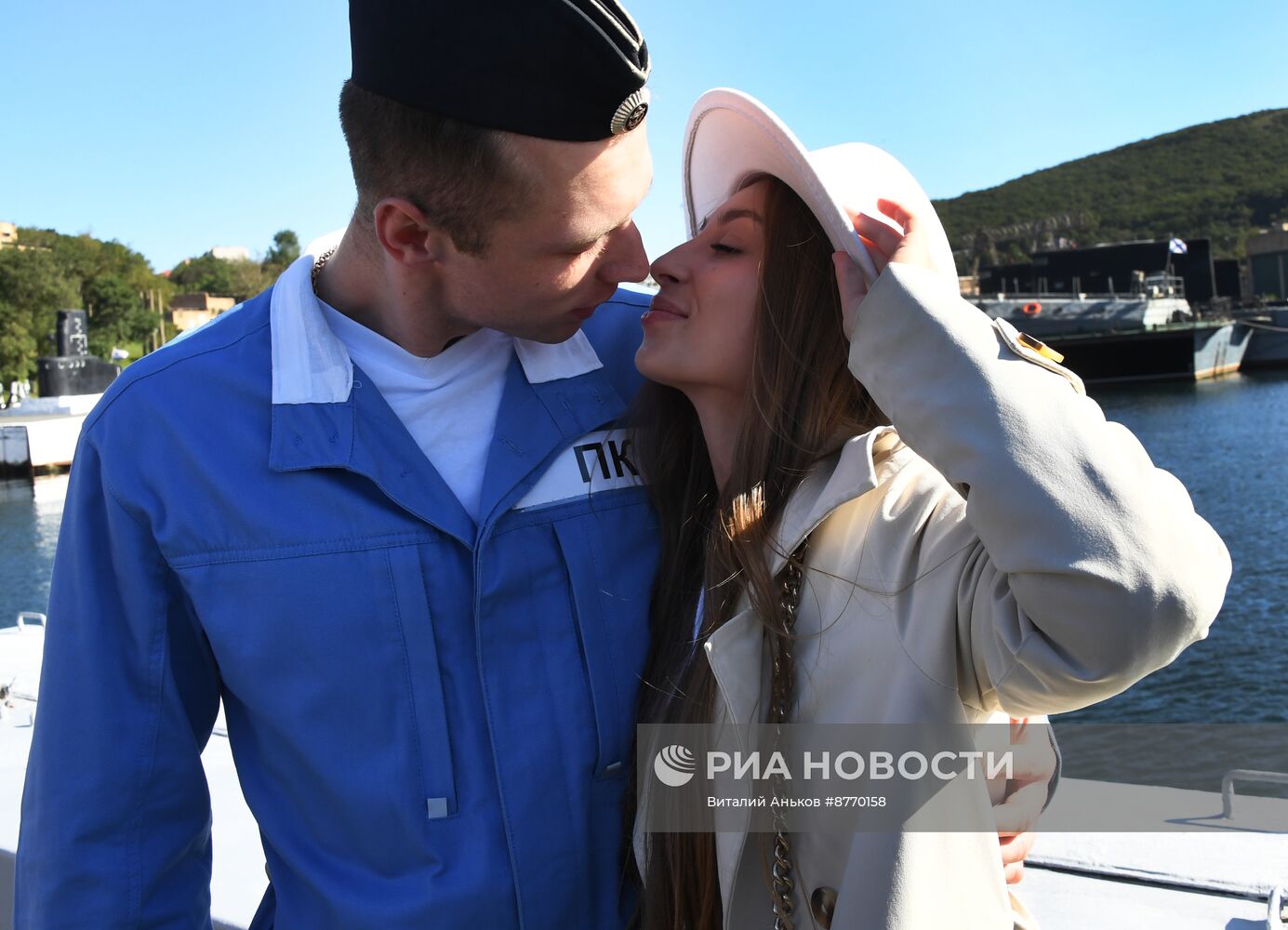 Встреча подводной лодки "Магадан" во Владивостоке