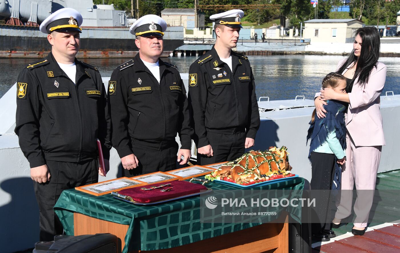 Встреча подводной лодки "Магадан" во Владивостоке