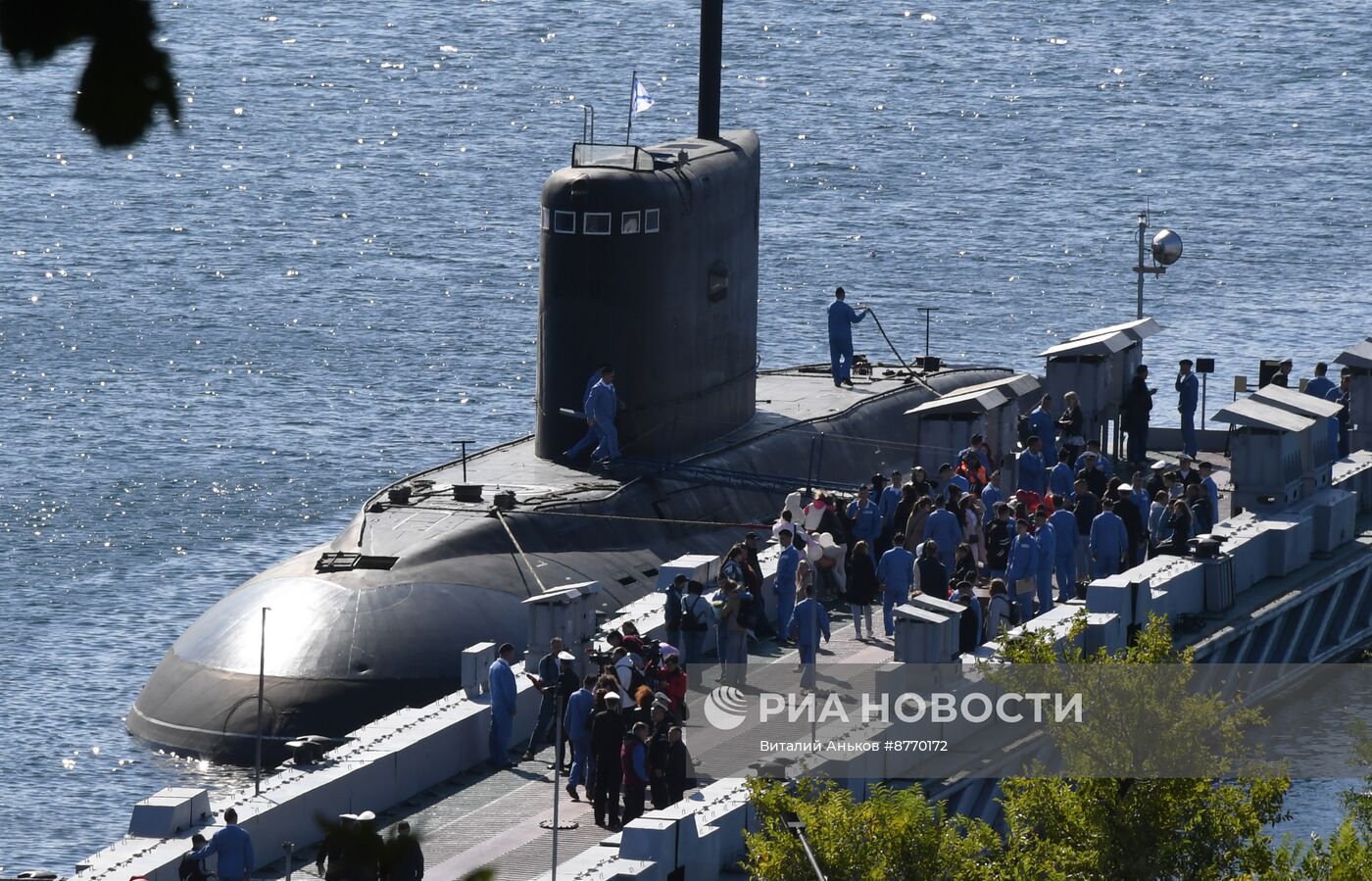 Встреча подводной лодки "Магадан" во Владивостоке