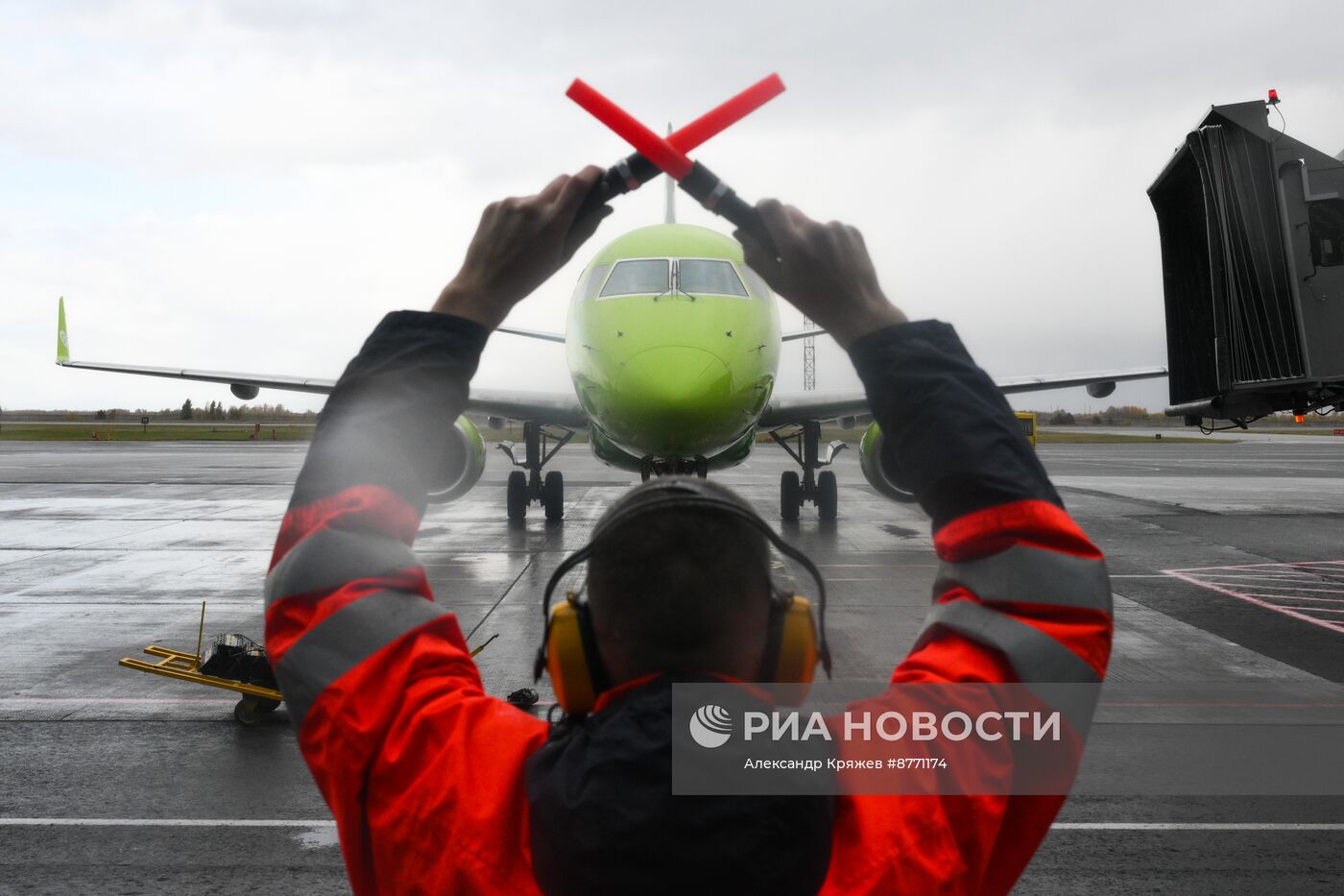 Международный аэропорт "Толмачево" в Новосибирске