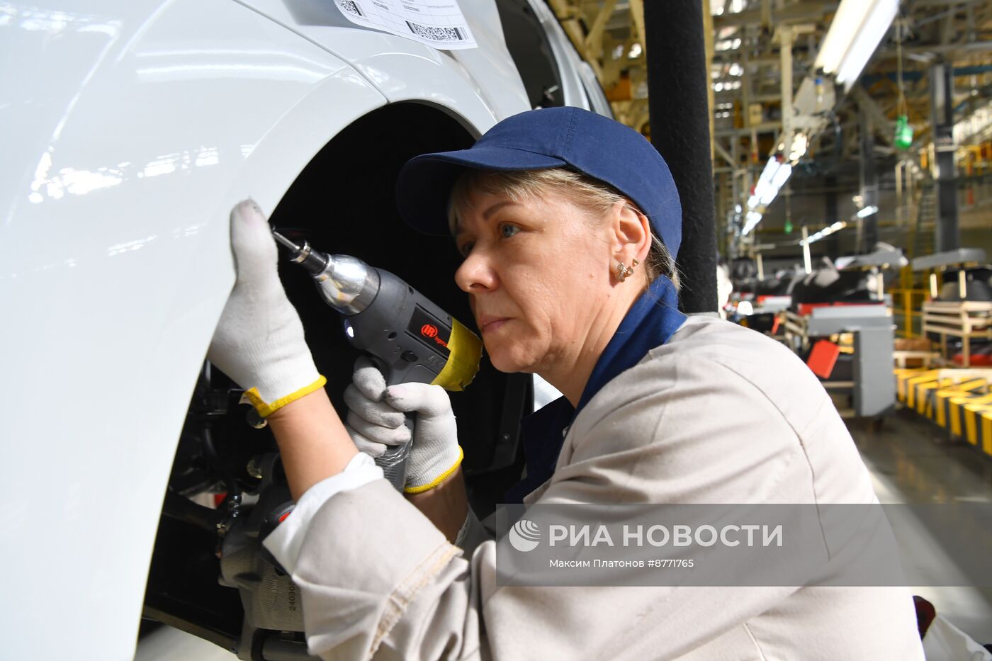 Запуск производства электромобиля Lada e-Largus на заводе в Ижевске 