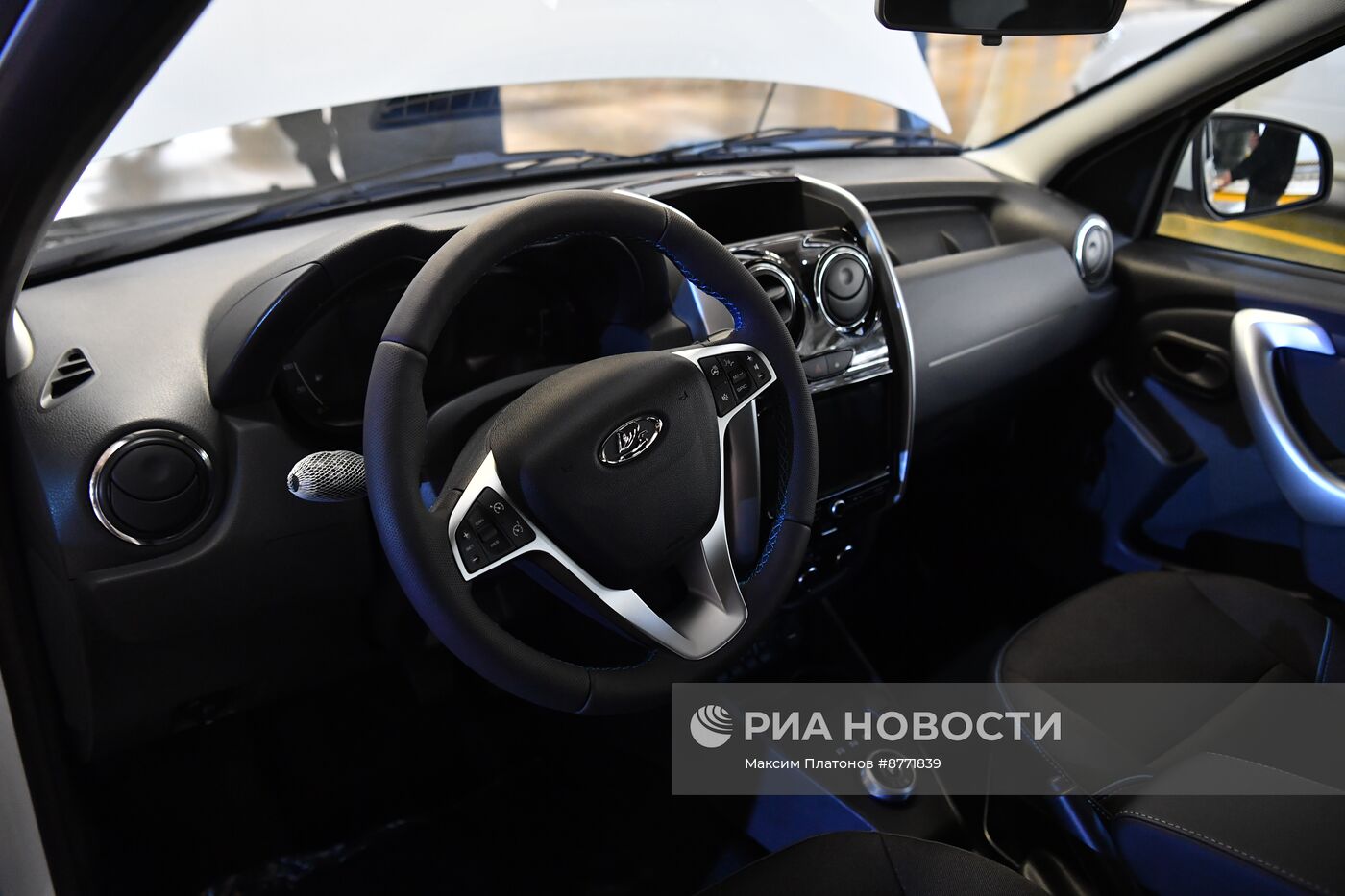 Запуск производства электромобиля Lada e-Largus на заводе в Ижевске 