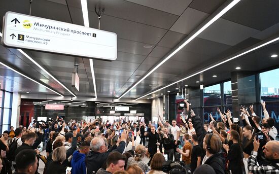 Выступление Большого Московского цирка в  метро