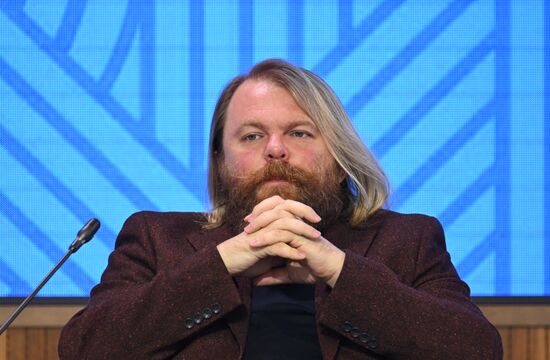 Цифровой форум БРИКС
Сессия: "Искусственный интеллект"
Евгений Черешнев, основатель и генеральный директор компании Future Crew, член правления, вице-президент по стратегии и инновациям МТС
Место: Россия, Республика Татарстан, Иннополис. Автор: Максим Богодвид. Цифровой форум БРИКС