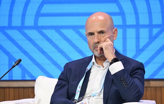 Цифровой форум БРИКС
Сессия: "Искусственный интеллект"
Михаил Корольков, руководитель центра цифровых технологий, ПАО "Газпром нефть"
Место: Россия, Республика Татарстан, Иннополис. Автор: Максим Богодвид. Цифровой форум БРИКС