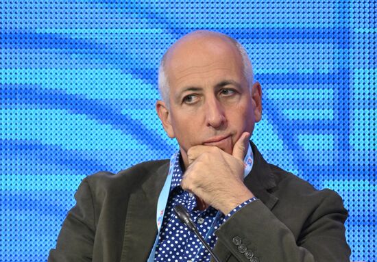 Цифровой форум БРИКС
Сессия: "Искусственный интеллект"
Леонид Коник, генеральный директор ComNews
Место: Россия, Республика Татарстан, Иннополис. Автор: Максим Богодвид. Цифровой форум БРИКС