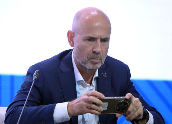 Цифровой форум БРИКС
Сессия: "Искусственный интеллект"
Леонид Коник, генеральный директор ComNews
Место: Россия, Республика Татарстан, Иннополис. Автор: Максим Блинов. Цифровой форум БРИКС