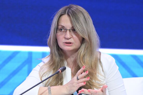 Цифровой форум БРИКС
Сессия: "Искусственный интеллект"
Ольга Минеева, руководитель аппарата комиссии по направлению "Экономика данных", Государственный Совет РФ
Место: Россия, Республика Татарстан, Иннополис. Автор: Максим Блинов. Цифровой форум БРИКС