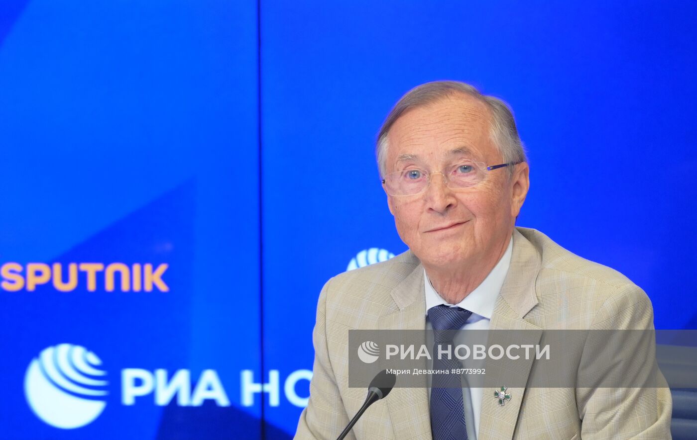 П/к, посвященная выходу в прокат отреставрированного фильма "Лермонтов"