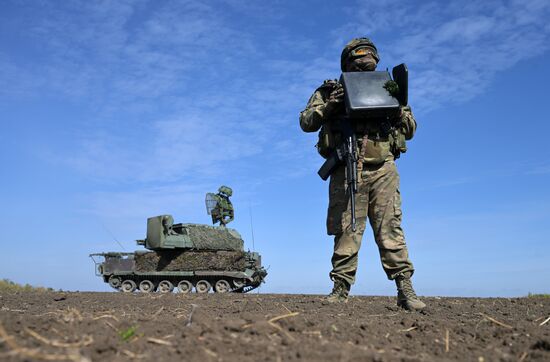 Боевое дежурство ЗРК "Тор" ЦВО на Авдеевском направлении в ДНР