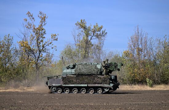 Боевое дежурство ЗРК "Тор" ЦВО на Авдеевском направлении в ДНР