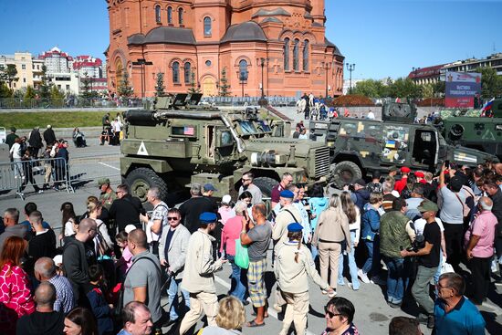 Открытие выставки трофейной техники в Волгограде