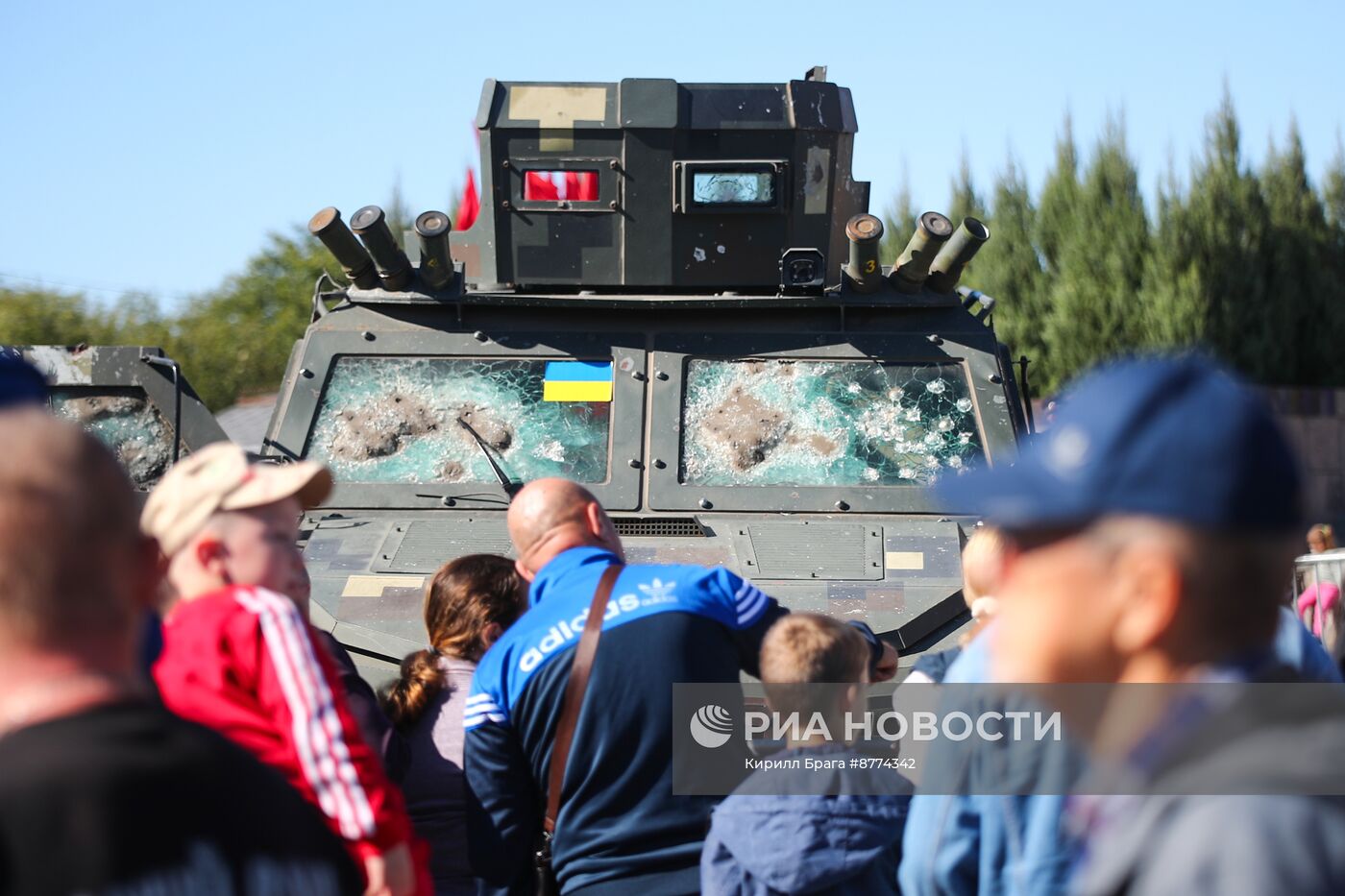 Открытие выставки трофейной техники в Волгограде