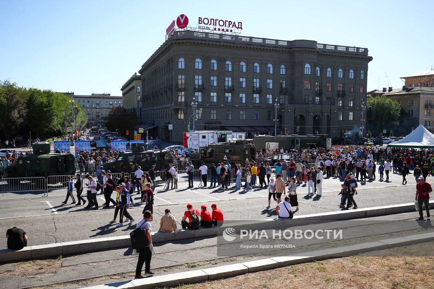 Открытие выставки трофейной техники в Волгограде